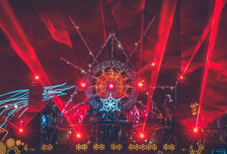 Mayan Warrior se incendia art car rumbo a Punta de Mita